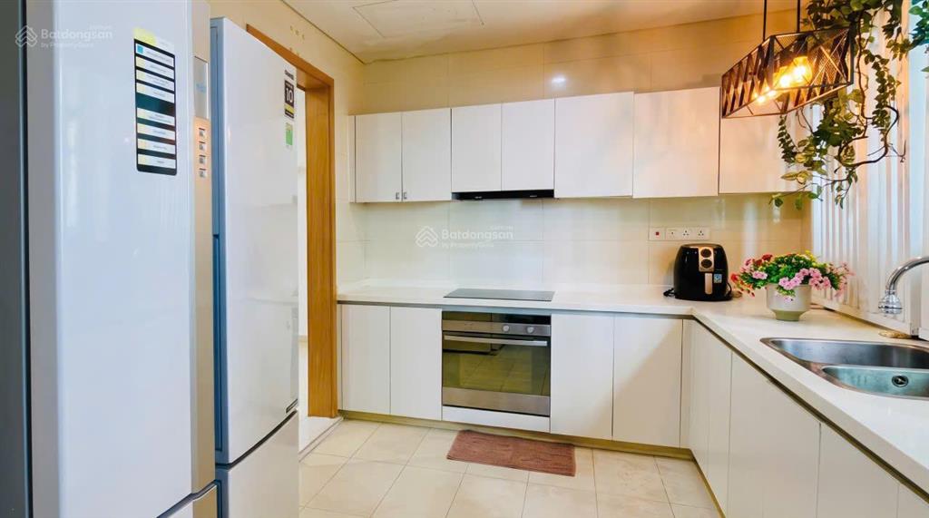 Cho thuê căn hộ the vista, 3pn, 135m2, full nội thất cao cấp, free chỗ đậu xe, chỉ 40tr/tháng