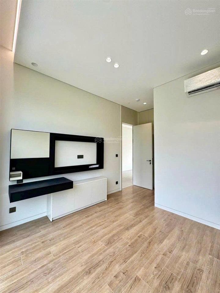 Cho thuê villa hiện đại đường 12 thảo điền, 500m2, chỉ 100 triệu/tháng