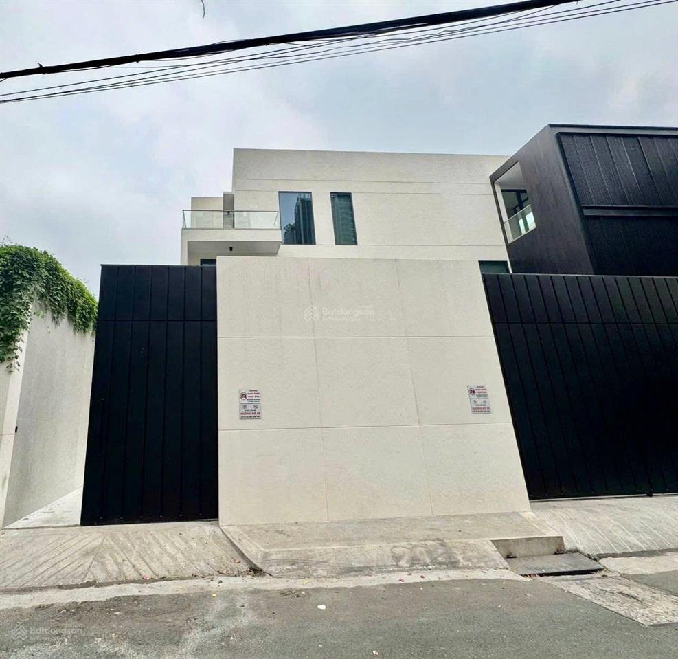 Cho thuê villa hiện đại đường 12 thảo điền, 500m2, chỉ 100 triệu/tháng