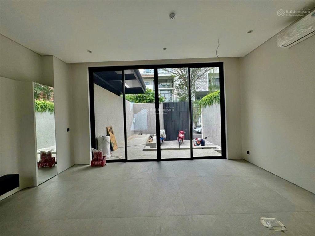 Cho thuê villa hiện đại đường 12 thảo điền, 500m2, chỉ 100 triệu/tháng
