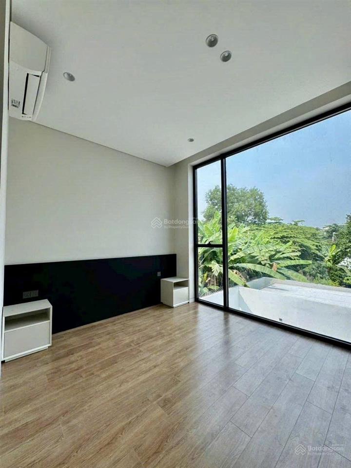 Cho thuê villa hiện đại đường 12 thảo điền, 500m2, chỉ 100 triệu/tháng