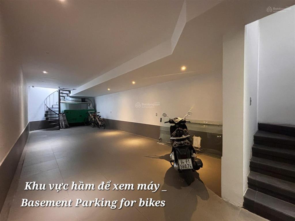 Cho thuê văn phòng mặt tiền nguyễn văn hưởng, 1 hầm 4 lầu,thang máy, máy lạnh,dtsd hơn 500m2, 130tr