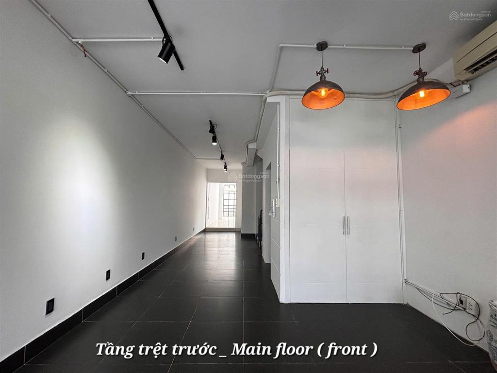 Cho thuê văn phòng mặt tiền nguyễn văn hưởng, 1 hầm 4 lầu,thang máy, máy lạnh,dtsd hơn 500m2, 130tr