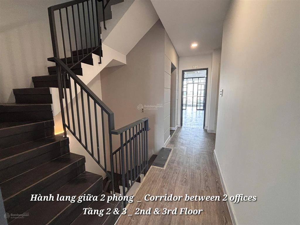 Cho thuê văn phòng mặt tiền nguyễn văn hưởng, 1 hầm 4 lầu,thang máy, máy lạnh,dtsd hơn 500m2, 130tr