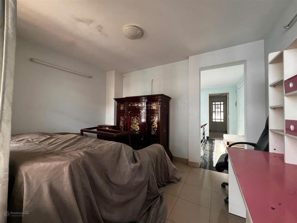 Cho thuê nhà sau siêu thị metro, 4 lầu, dtsd 300m2, full nội thất, làm vp hoặc kinh doanh, chỉ 32tr