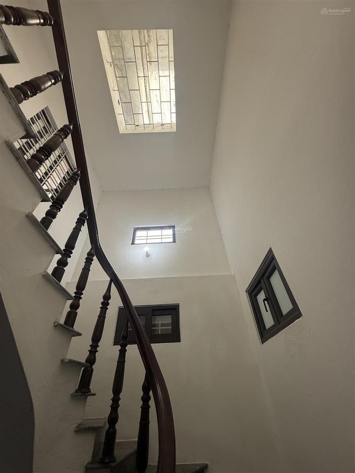 Siêu hiếm 102  chính chủ bán nhà ngọc thuỵ, bồ đề  full nội thất  30m2, 3 ngủ chỉ 6,7tỷ, có tl
