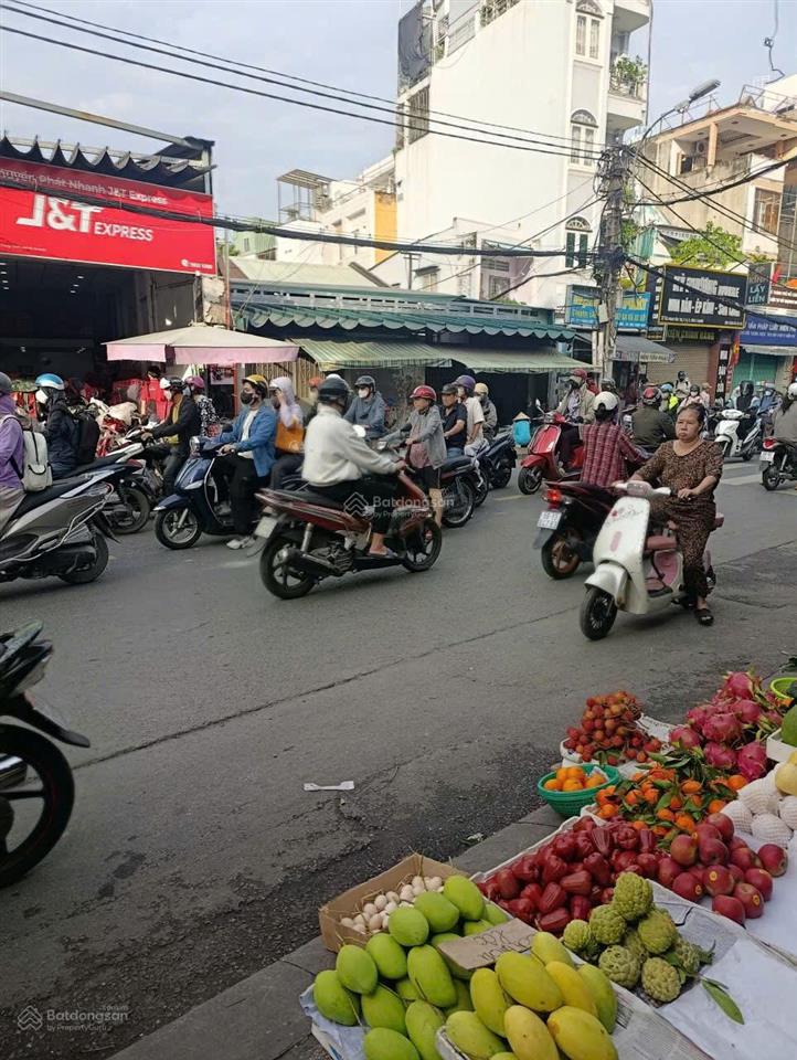 Bán nhà 1 lầu 5x17m, giá 1,2 tỷ. nhà hiện đang cho thuê nguyên căn 24tr/tháng. gần aeon bình tân.