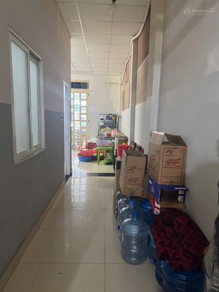 Bán nhà 1 lầu 5x17m, giá 1,2 tỷ. nhà hiện đang cho thuê nguyên căn 24tr/tháng. gần aeon bình tân.