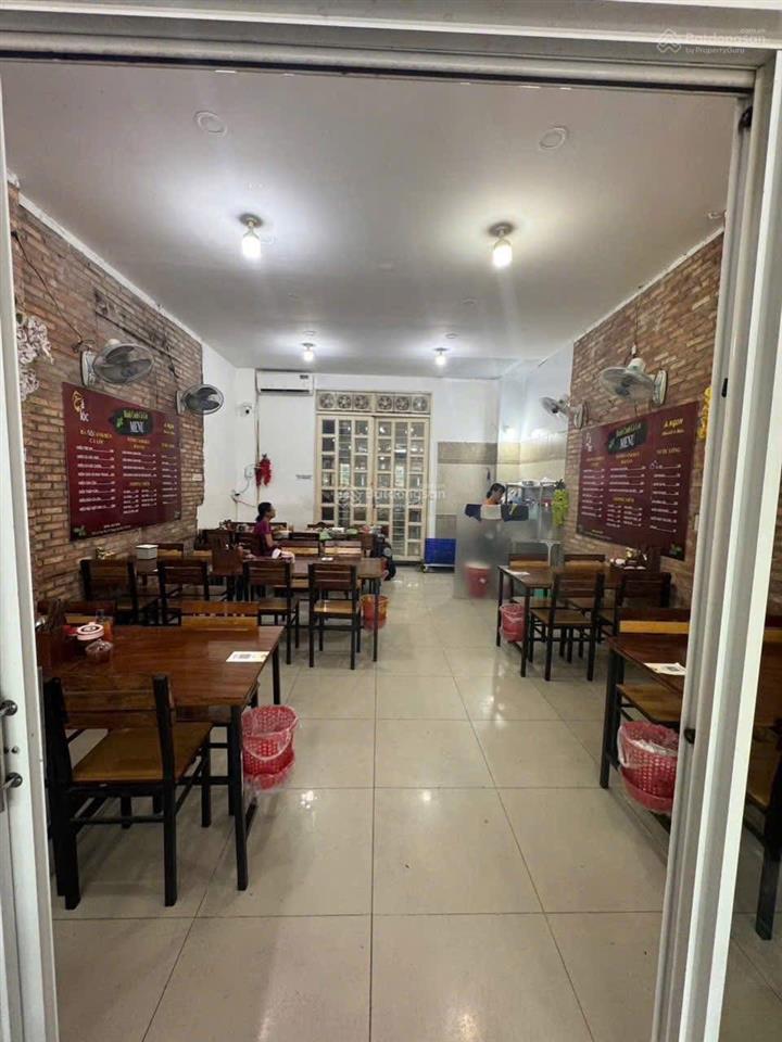 Bán nhà 1 lầu 5x17m, giá 1,2 tỷ. nhà hiện đang cho thuê nguyên căn 24tr/tháng. gần aeon bình tân.