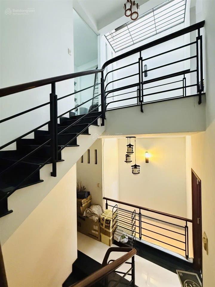 Bán gấp nhà 2 lầu (6x20m), giá 1,2 tỷ. hẻm đường nguyễn thời trung, quận 5. nhà đang cho thuê 15tr.