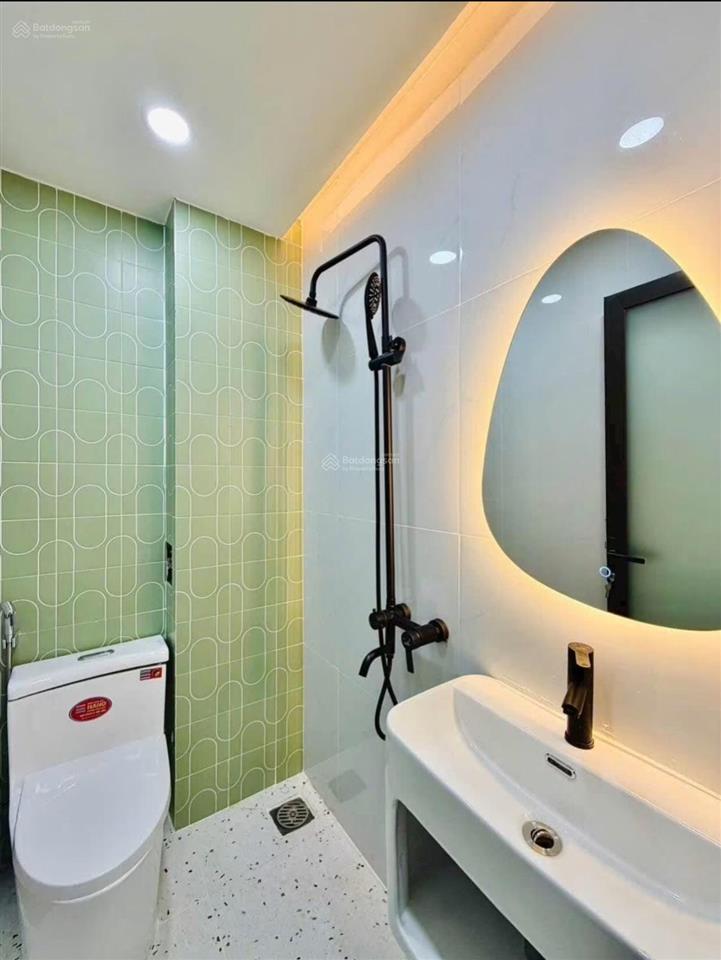 Thanh lý nhà 2 lầu 4,3x12m, đường nguyễn thời trung. giá 1,35 tỷ. gần bệnh viện nguyễn tri phương
