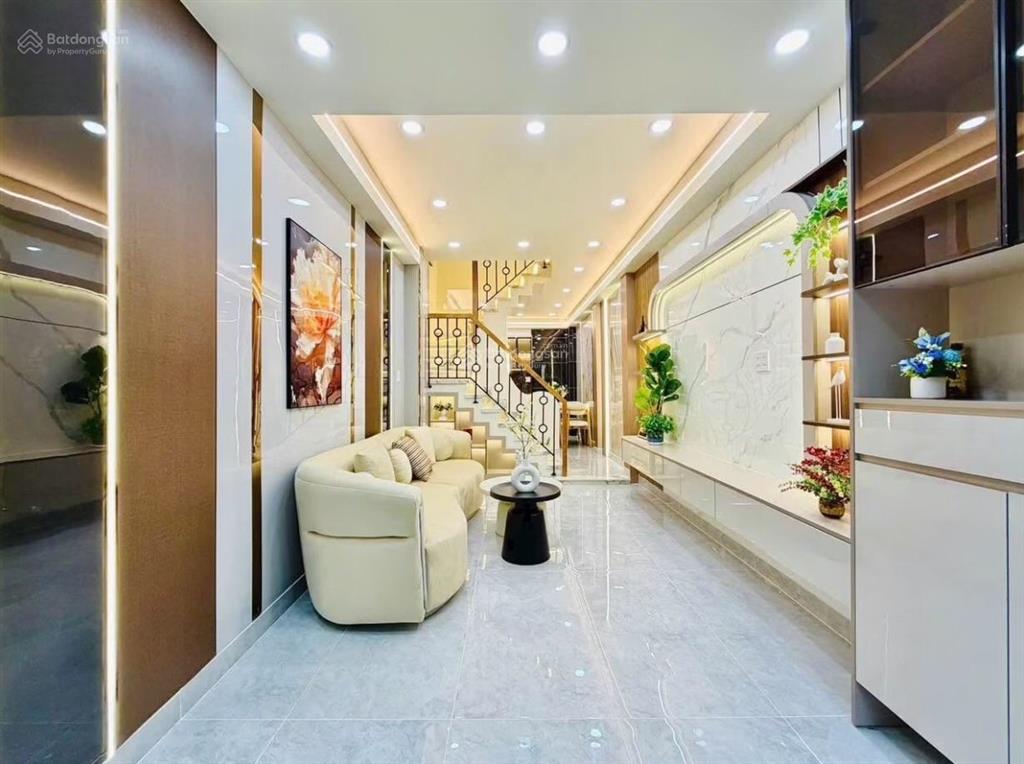 Thanh lý nhà 2 lầu 4,3x12m, đường nguyễn thời trung. giá 1,35 tỷ. gần bệnh viện nguyễn tri phương