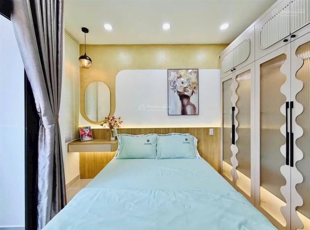 Thanh lý nhà 2 lầu 4,3x12m, đường nguyễn thời trung. giá 1,35 tỷ. gần bệnh viện nguyễn tri phương