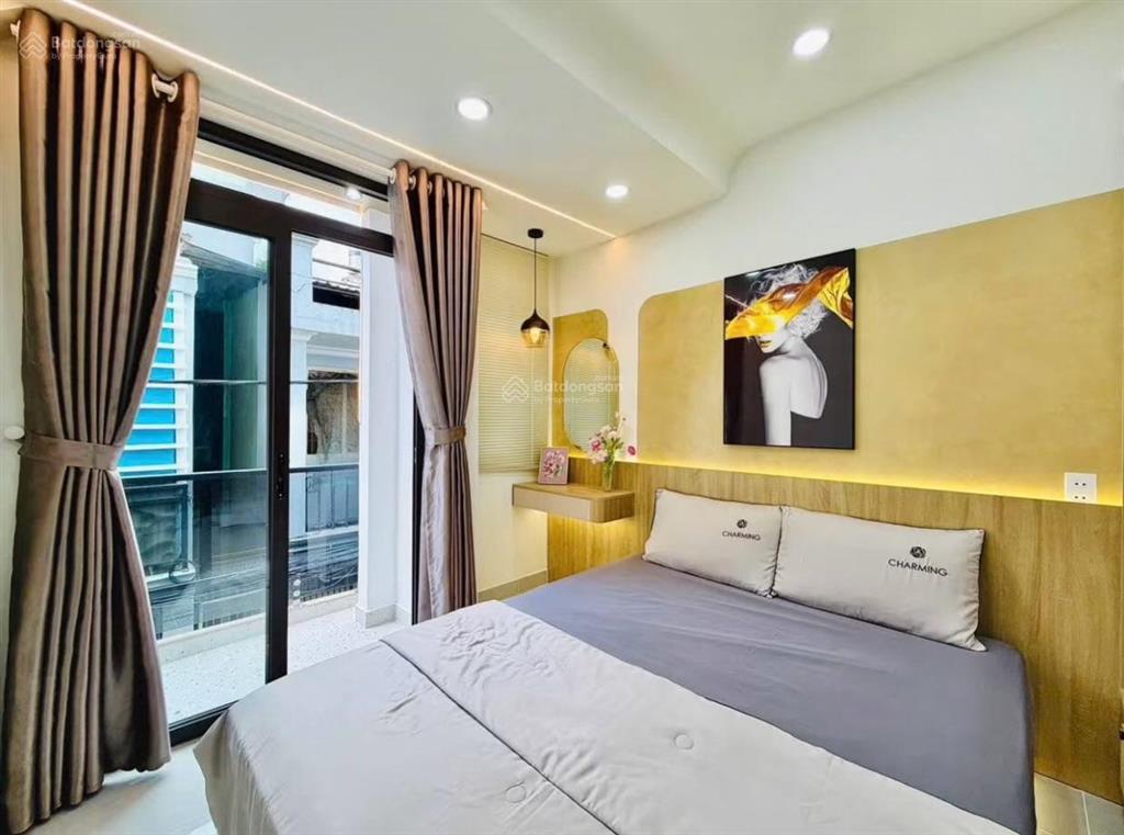 Thanh lý nhà 2 lầu 4,3x12m, đường nguyễn thời trung. giá 1,35 tỷ. gần bệnh viện nguyễn tri phương