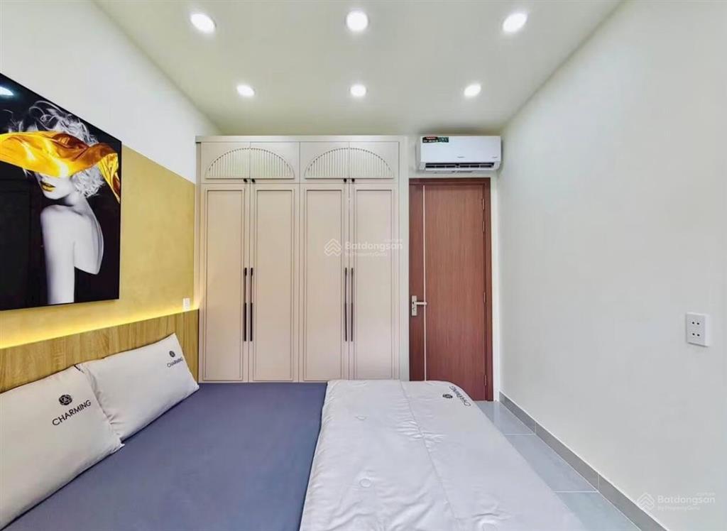 Thanh lý nhà 2 lầu 4,3x12m, đường nguyễn thời trung. giá 1,35 tỷ. gần bệnh viện nguyễn tri phương