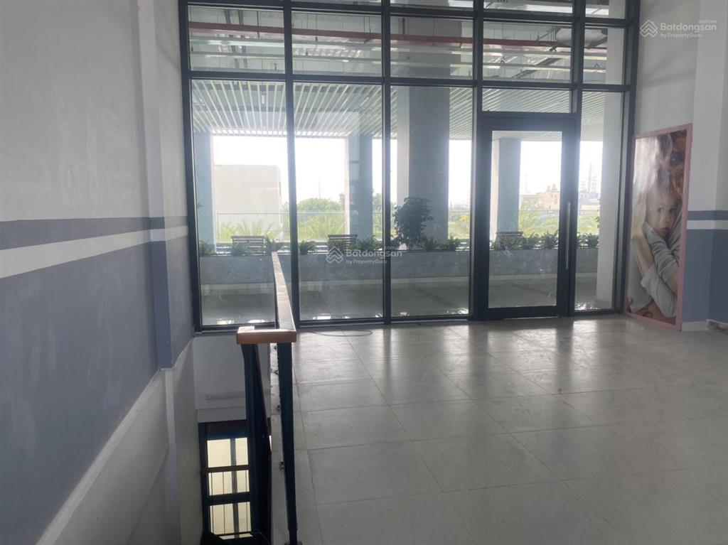 Cho thuê shophouse 120m2 (1 trệt + 1 lầu) vừa ở vừa kinh doanh. ngay q9 kế bên q2