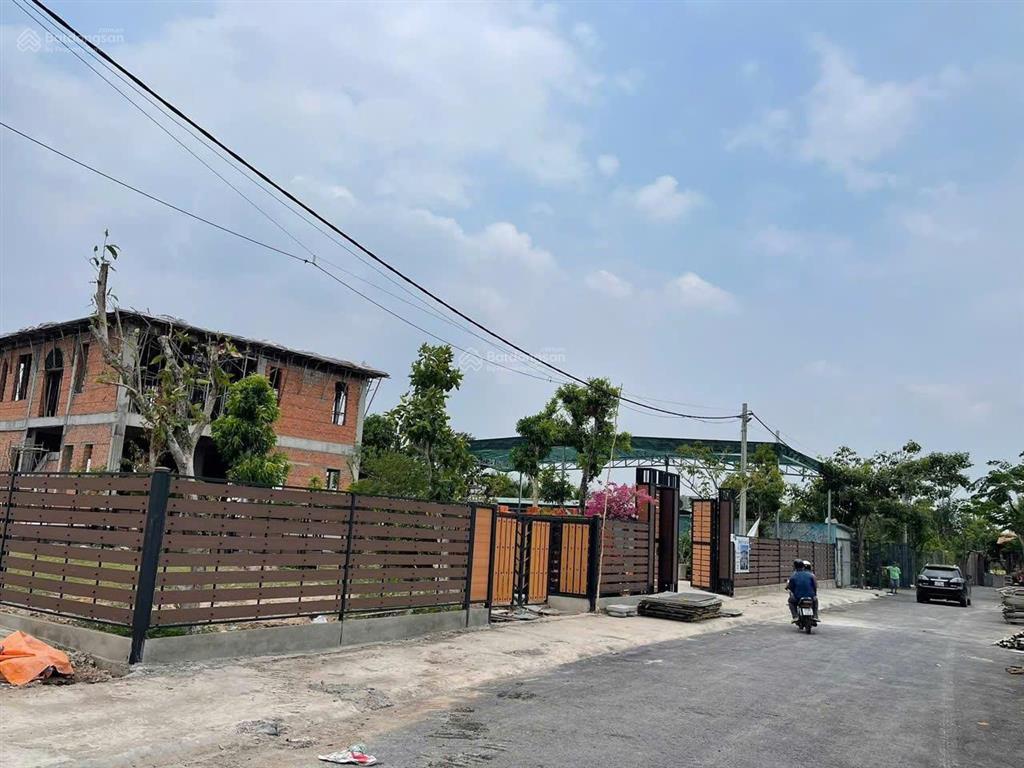 Bán đất shr ,5mx25m ,mặt tiền xuân thới thượng , bà điềm,gần vinhomes hóc môn