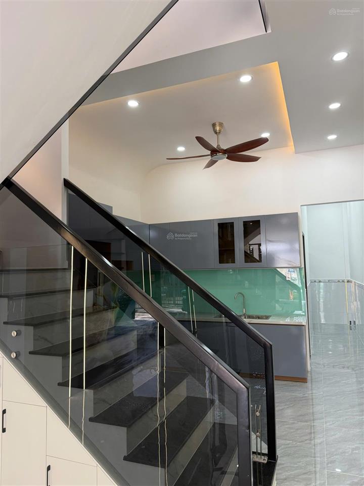 Nhà mới lung linh  1 trệt 1 lầu, 4x18m, 1/ thới tam thôn 15, đông thạnh