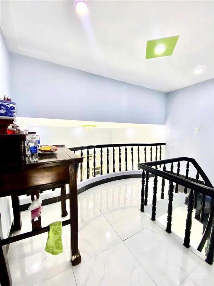 Nhà rẻshr 4x17m, giá 3tỷ150 có hỗ trợ ngân hàng, đường phạm thị giây, giáp q12