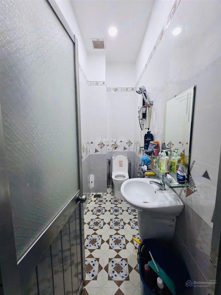 Nhà mới hxh đỗ cửa gò dầu, p. tân quý, q. tân phú, 4x10,35m (cn41.5 m), 2lầu st, giá 6,69 tỷ