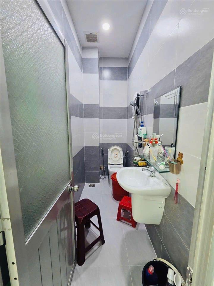 Nhà mới hxh đỗ cửa gò dầu, p. tân quý, q. tân phú, 4x10,35m (cn41.5 m), 2lầu st, giá 6,69 tỷ