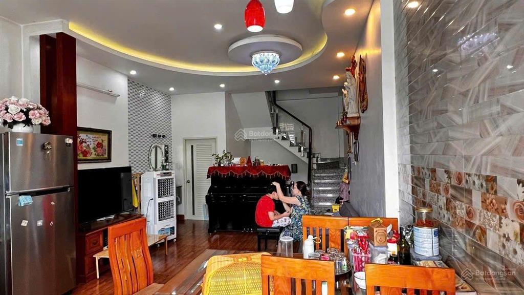 Bán nhà hẻm huỳnh văn gấm, p. tây thạnh, q. tân phú, 4,5x11m, 2 lầu st, giá 5,7 tỷ