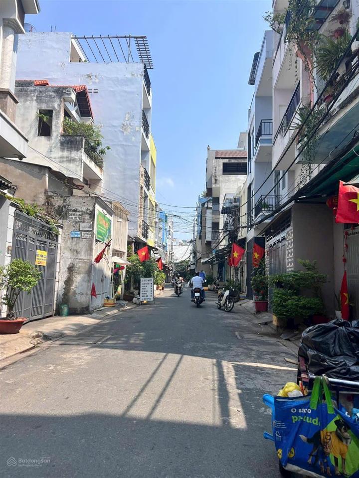 Bán nhà 3tầng hẻm 5m xe hơi tới nhà đường tân sơn nhì 4x14m giá chỉ 8 tỷ