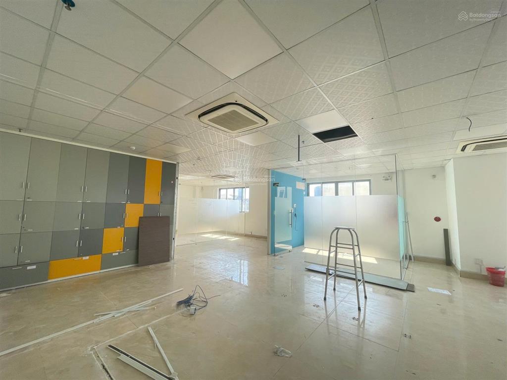 Chính chủ cho thuê văn phòng 160m² vuông vức ngay mặt tiền đường lê văn duyệt, bình thạnh