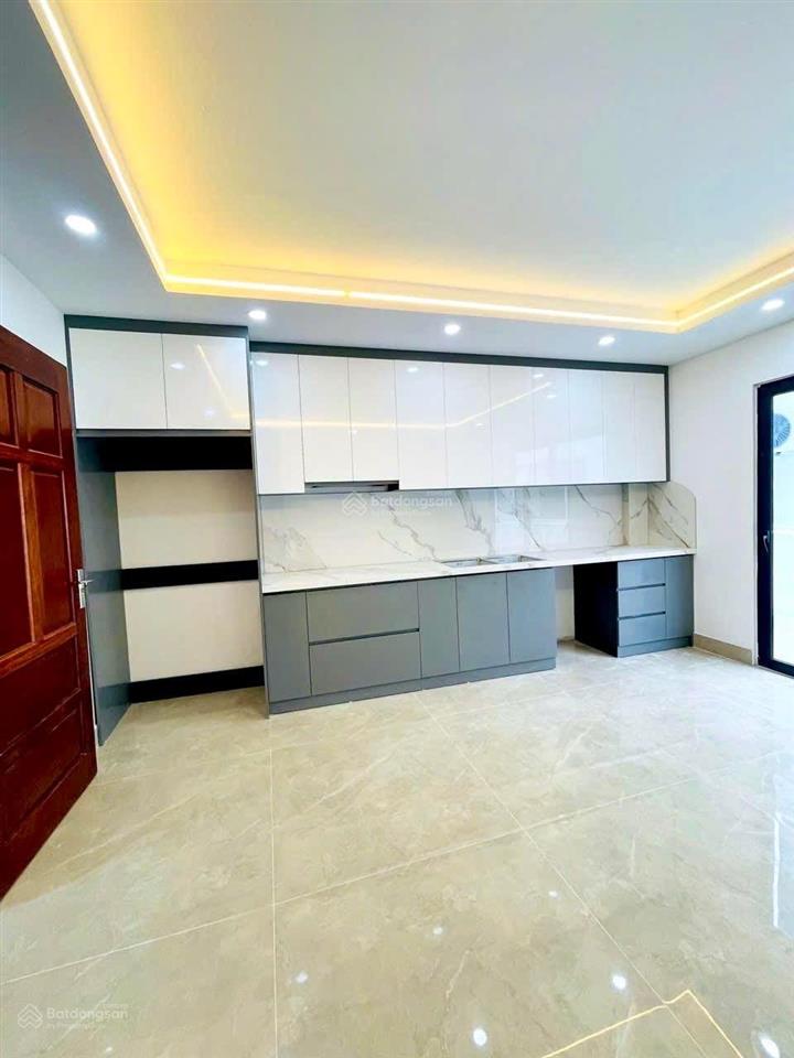 Bán nhà hoa lưhai bà trưng 38/42m , 5 tầng , mt 4,3m , giá 15tỉ