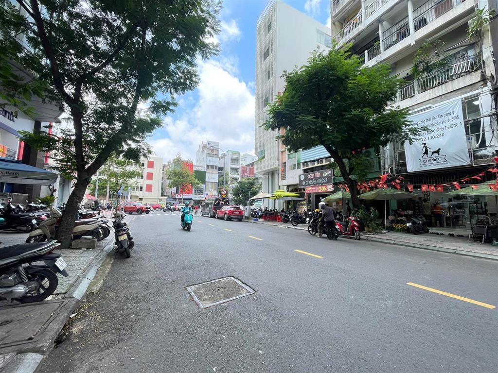 Bán nhà 2 mặt tiền q1, trần hưng đạo + cao bá nhã.