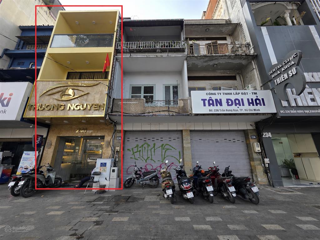 Bán nhà 2 mặt tiền q1, trần hưng đạo + cao bá nhã.