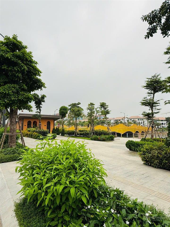 Biệt thự mặt sông  không phải để ở. mà để giữ tiền và kiếm tiền tp sun urban city