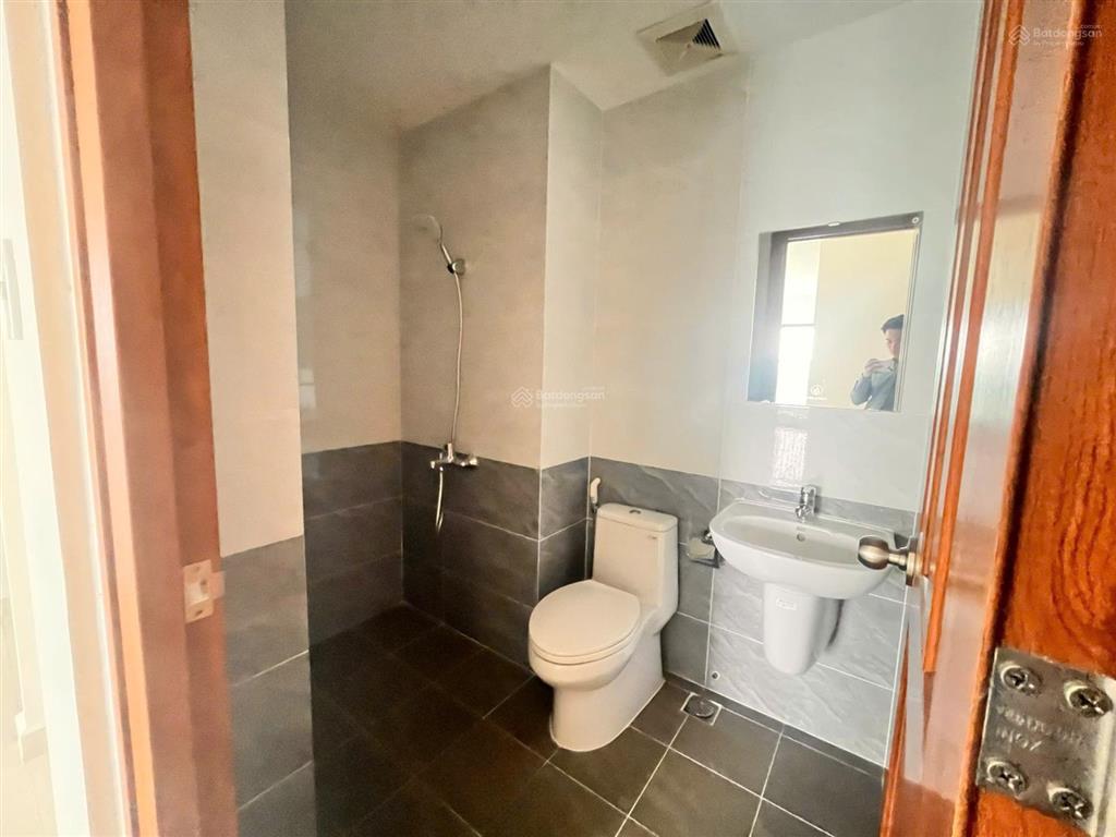 Bán gấp cc 2pn 2wc tại minh quốc plaza, 2,35 tỷ, 68,5 m2, hot!