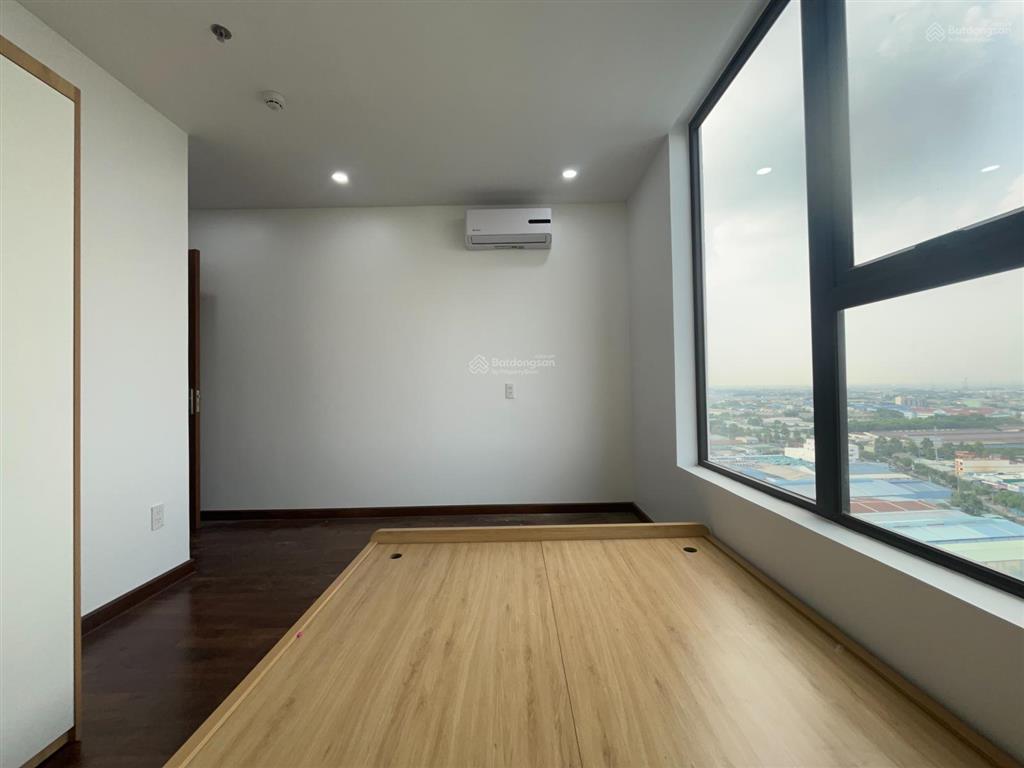 Cho thuê benhill  2pn2wc  65m2  full nội thất  7tr/tháng  view công viên rất mát đi xem ngay ạ