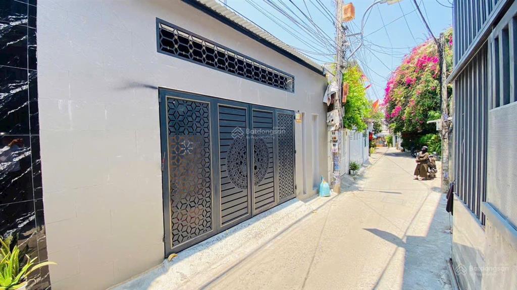 Bán nhà mặt tiền 3 tầng xây mới dương vân nga, bắc nha trang, gần biển hòn chồng