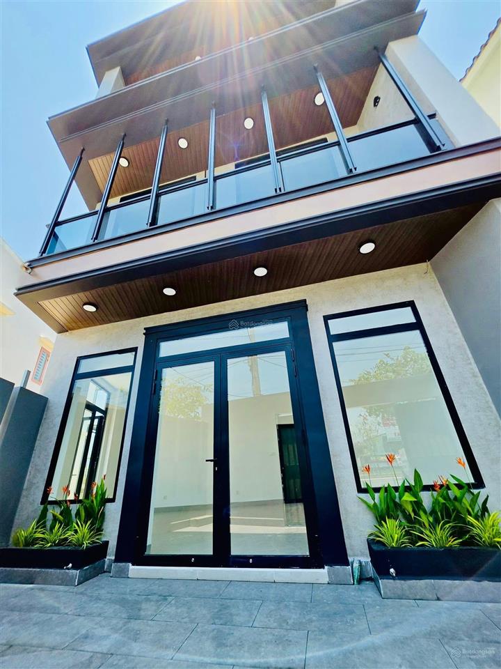 Bán nhà mặt tiền võ nguyên giáp diên khánh 7tỷ
sẵn dòng tiền cho thuê 25tr/tháng
