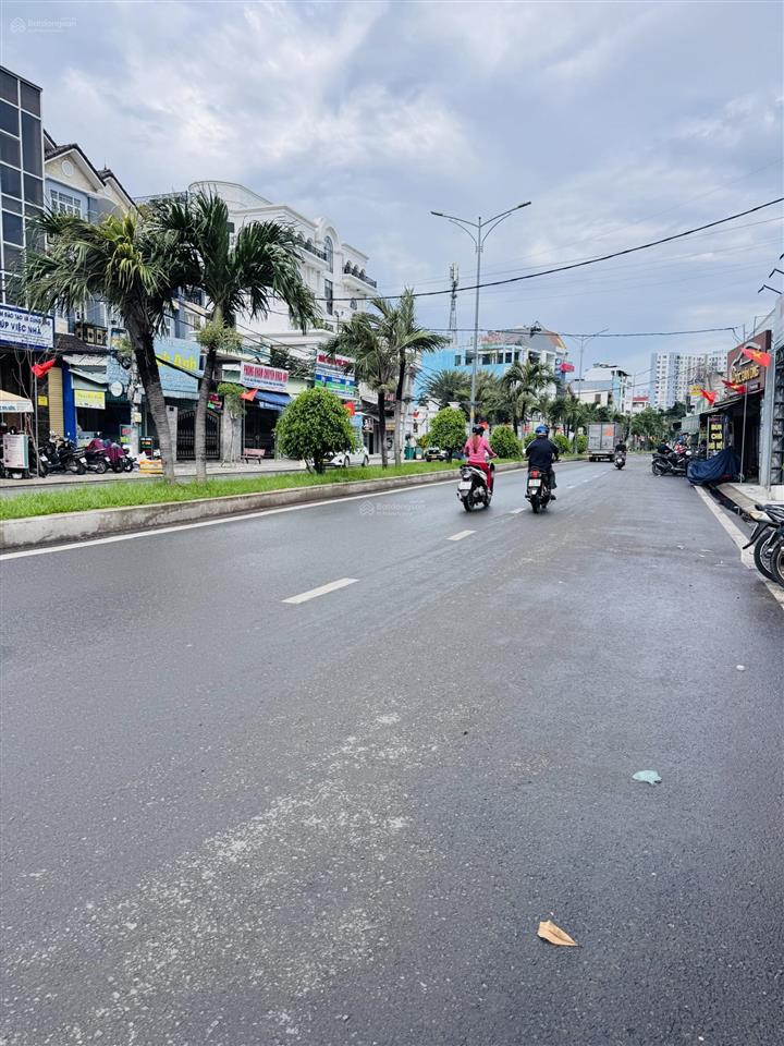 Quận 7, bán nhanh giảm mạnh nhà mặt tiền phú thuận ngang gần 10m kinh doanh đỉnh