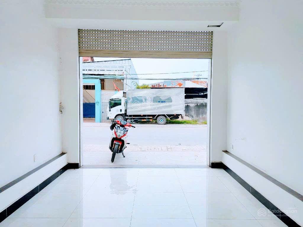 Bán nhà 4 tầng, mặt tiền đường 14m, liền kề phú mỹ hưng, full nội thất có garage ôtô 74m2 chỉ 9.9tỷ