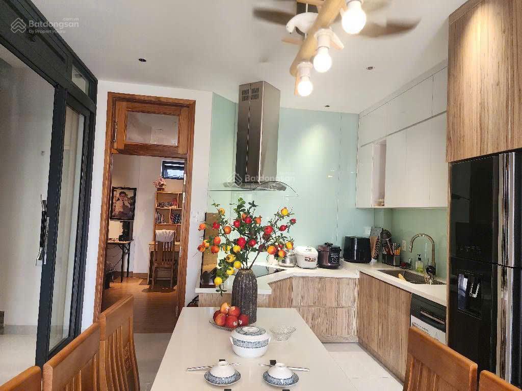 Quận 7, nhà mới ở ngay, 126m2, ngang 7m, ngay trường tiểu học trần quốc toản,chỉ 8.6 tỷ.