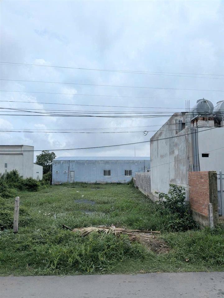 VỊ TRÍ ĐẸP - GIÁ TỐT - Chính Chủ Cần Bán Đất Trung Tâm Hậu Nghĩa, Đức Hòa, Long An