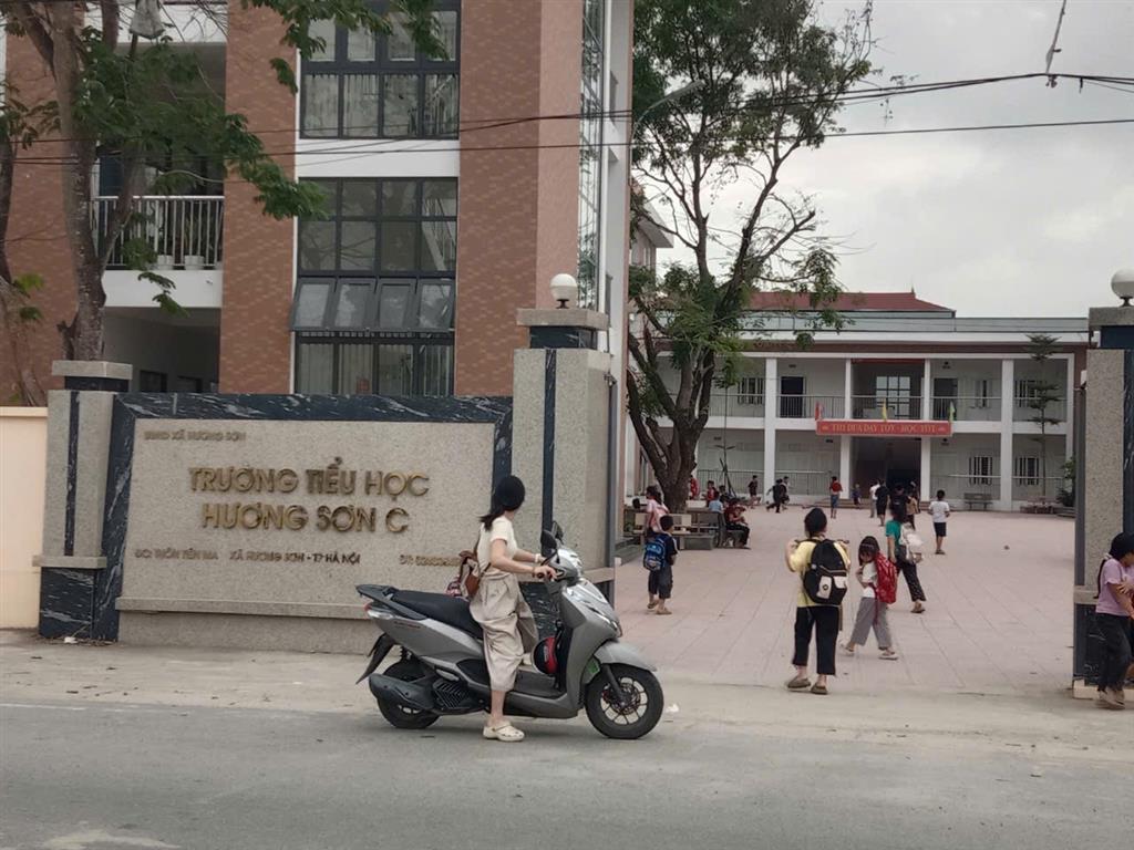 CHÍNH CHỦ BÁN NHANH ĐẤT có sẵn nhà cấp 4 vị trí đắc địa mặt đường tỉnh lộ 419 Tam Chúc