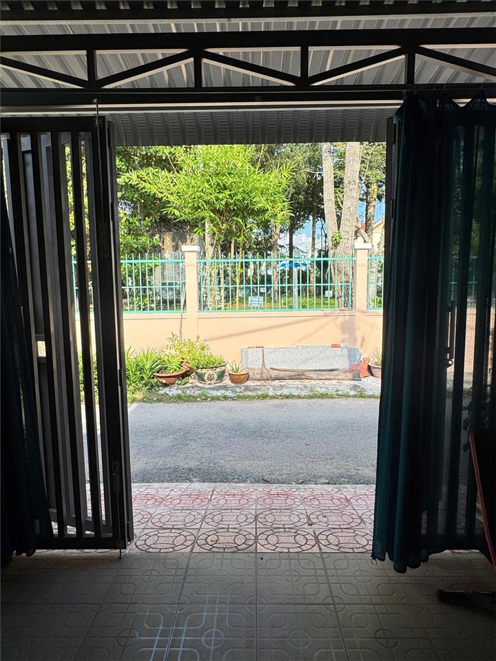 CHÍNH CHỦ - Cần Bán Nhanh Căn Nhà 84,4m2 Trục Chính Sau Lưng Đền Thờ Phạm Hùng, Xã Long