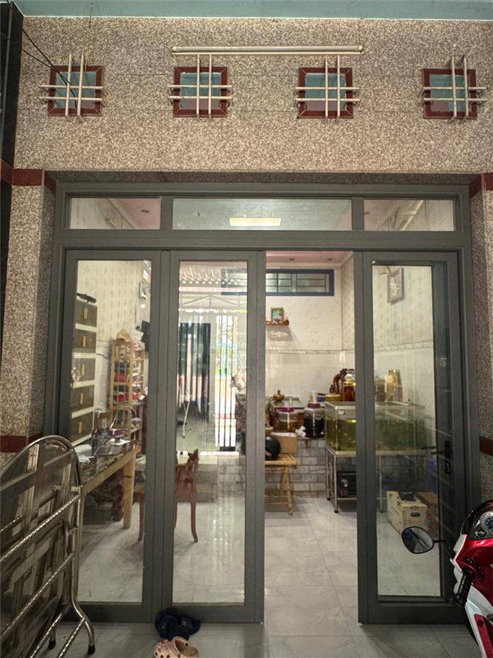 CHÍNH CHỦ - Cần Bán Nhanh Căn Nhà 84,4m2 Trục Chính Sau Lưng Đền Thờ Phạm Hùng, Xã Long