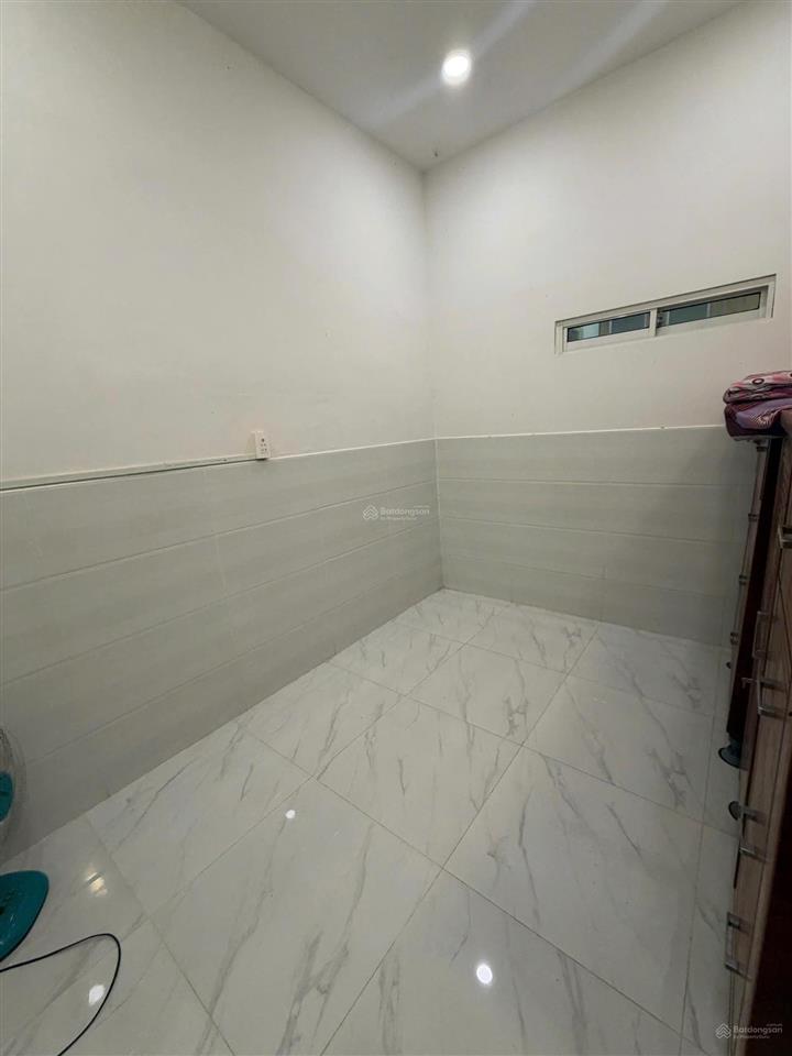 Bán nhà linh tây chỉ 2.4 tỷ, 37.3m² ngang 4.2m, gần chợ thủ đức  phạm văn đồng