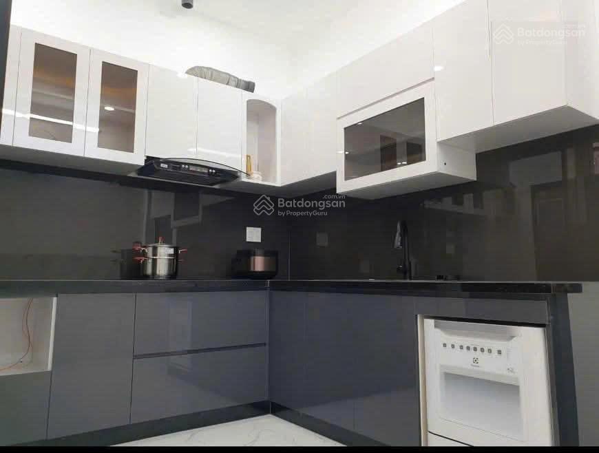 Chỉ 6.4 tỷ  bán nhà 3 tầng kdc vạn xuân, tam bình  đường xe hơi, nhà đẹp ở ngay