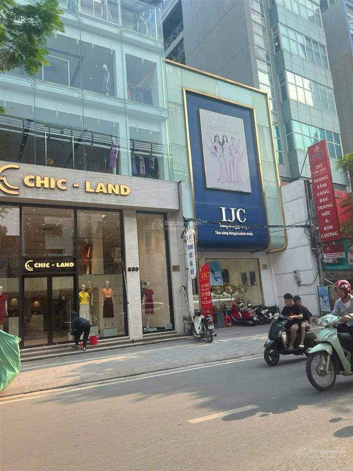 Cực phẩm cầu giấy  sàn thông 700m (350m x 2 tầng)  mặt tiền 8m bề thế  bàn giao ngay