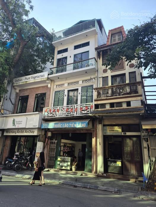 Bán nhà mặt phố hàng bè s200m2 x 5 sàn. mt8m hot hot hot