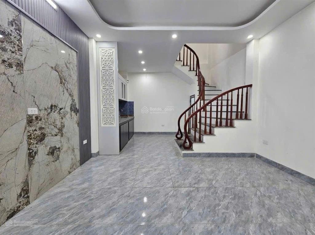 Bán nhà ỷ la dương nội hà đông 48m2, 5 tầng, ô chờ thang máy, giá chỉ 5,1 tỷ, nhà đẹp ở ngay