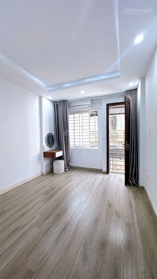 Bán nhà ỷ la dương nội hà đông 43m2, 5 tầng có ô chờ thang máy, giá chỉ 5,3 tỷ, khu dân trí cao