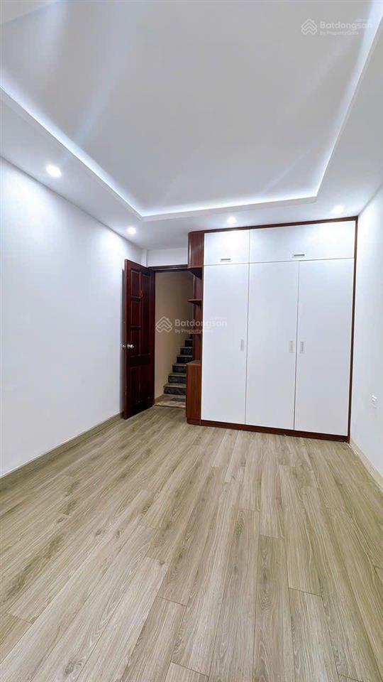 Bán nhà ỷ la dương nội hà đông 43m2, 5 tầng có ô chờ thang máy, giá chỉ 5,3 tỷ, khu dân trí cao